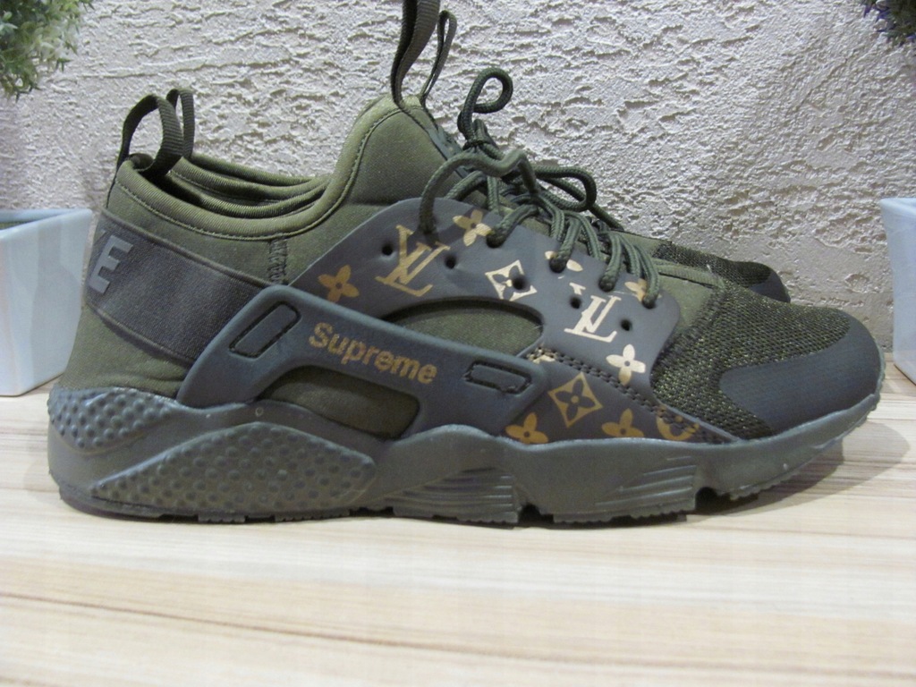 Huarache louis vuitton x supreme hotsell