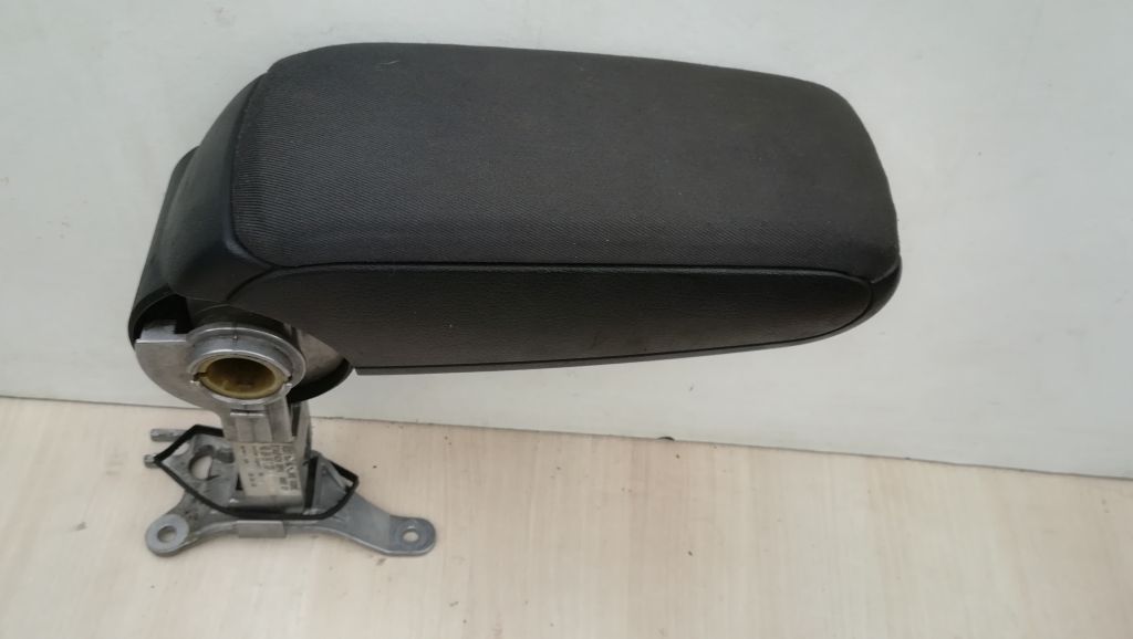 AUDI A6 C5 PODŁOKIETNIK 4B0864207C 4B0864245K