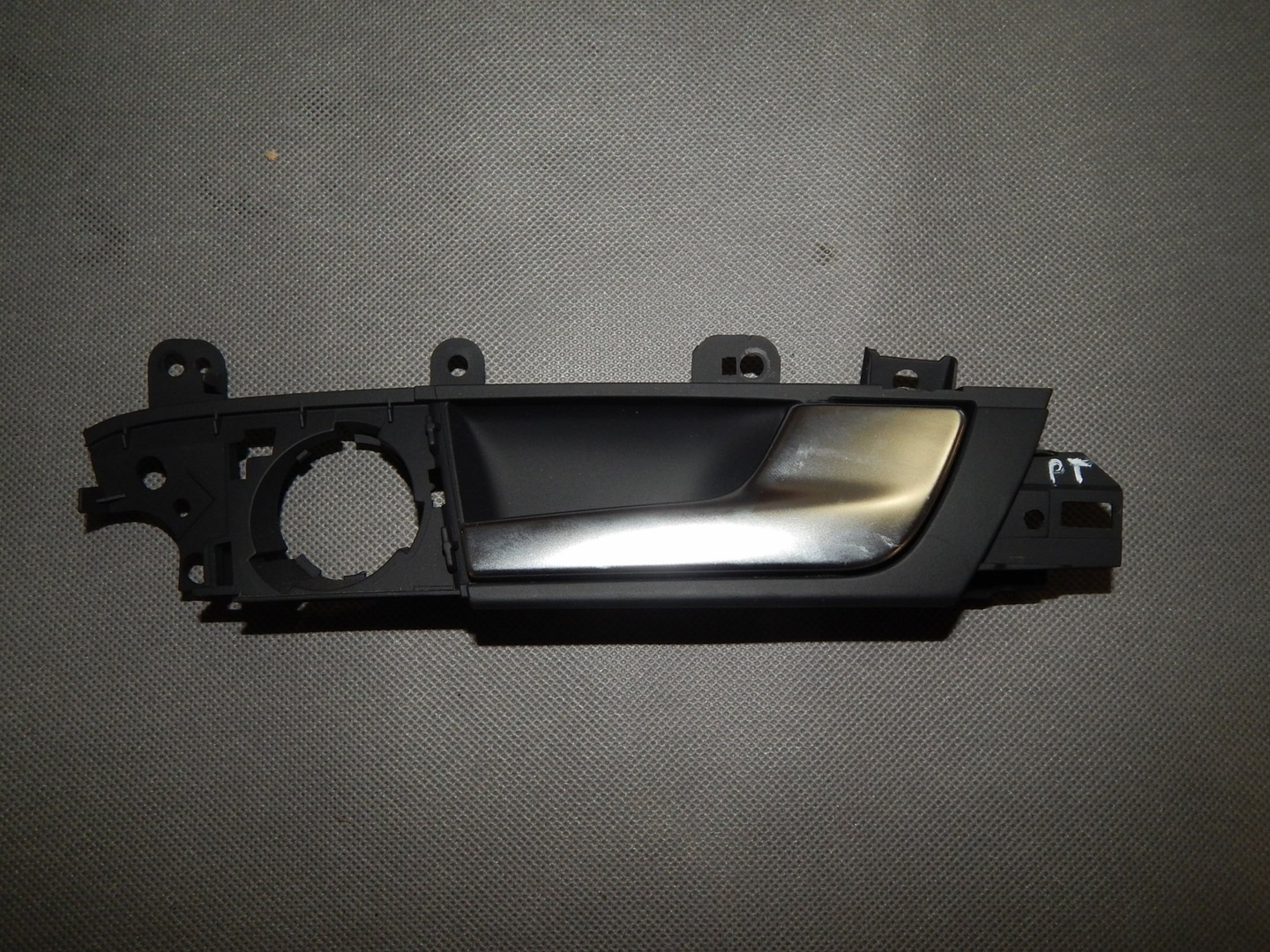 AUDI A3 8P 11R DOOR HANDLE RIGHT REAR 8P4837020D