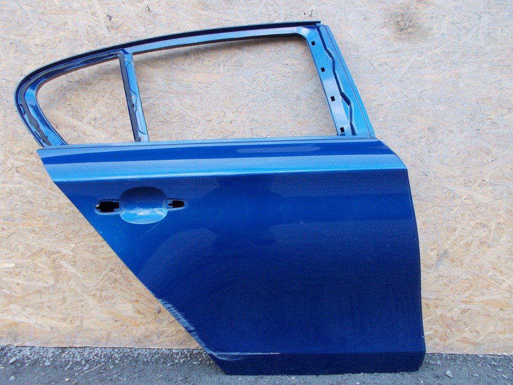door right rear. right rear part BMW 1 E87 2004-2010R