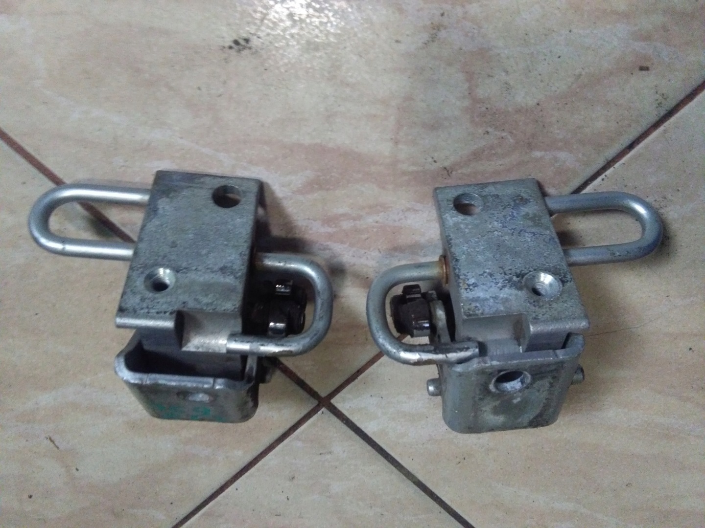 hinge door rear right rear part lower VW PASSAT B6 3C KOMBI OE