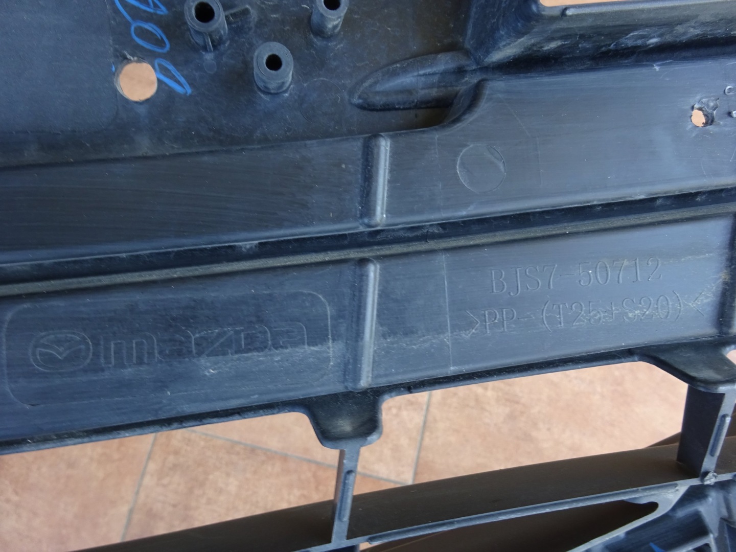 Mazda 3 BP Kühlergrill FRONTGRILL Kühlergitter BJS750712 - Thumbnail 11