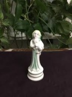 Figurka damy z pieskiem 13,5cm