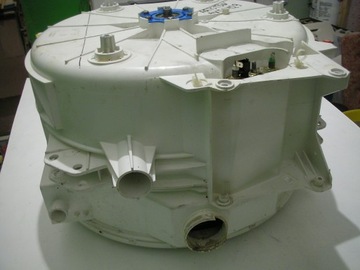 БАРАБАН С КОРПУСОМ СТИРАЛЬНАЯ МАШИНА ARISTON AVTF129