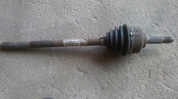 фото thumb №1, Peugeot 208 приводной вал левая передняя 1.4 hdi