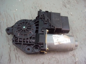 Vw golf iv двигунчик скла лівий зад 0130821767 фото №1