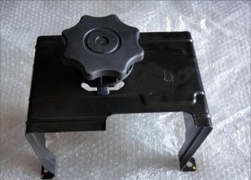 Audi a1 крепление колёса запасного 8r0802717 фото №1