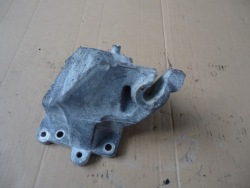 лапа кронштейн r ML GL 164 w251 350 A2762231304