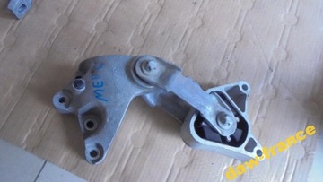 W246 w176 w117 a-class bracket cushion a2462401109, фото
