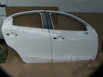 Mazda 2 dj 14 - дверь задняя правая -- гливице, фото