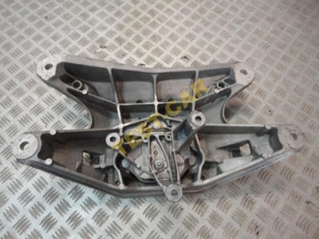 Audi подушка крепление кронштейн коробки 8k0399263af, фото