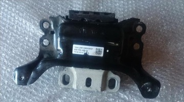 Audi a3 8v0 vw кронштейн подушка двигуна 5q0199555aa, фото