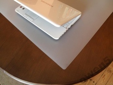 ЗАЩИТНЫЙ НАСТОЛЬНЫЙ КОВРИК 50x70см МОЛОЧНЫЙ