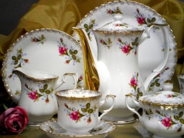 001 SPODEK 14 cm IWONA CHODZIEŻ MALCER PORCELANA