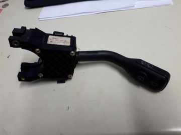 AUDI A4 B5 KOMB PRZEŁĄCZNIK WYCIERACZEK 8D9953503B