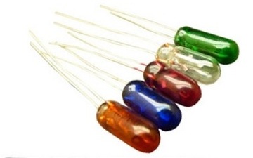 żarówka z drucikami do radia 12v 4mm T3 T4