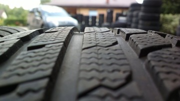 4 шины Kumho I'Zen KW27 245/55 R17 7,1-7,9 мм