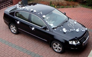Płatki ślubna dekoracja samochodu na samochód