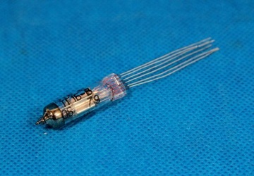 MINIATUROWY TYRATRON TYPU TG1B-W