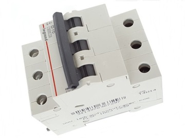 LEGRAND RX3 WYŁĄCZNIK NADPRĄDOWY 303 C20A 3P 18640