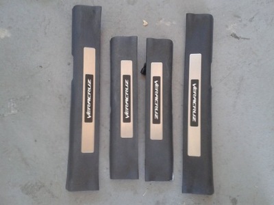 HYUNDAI IX55 VERACRUZ 2008R LISTWA PROGOWA PROGU