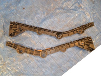 Skoda rapid 2012-13 направляющая бампера правый задняя фото №1