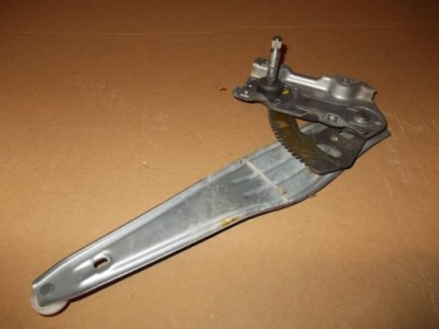 Підйомник скло corolla e12 hb задня правий механічна коробка передач # фото №1