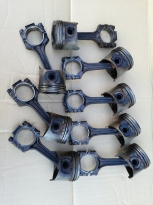 Поршень двигуна 4,5 m117 mercedes w116 w107 фото №1