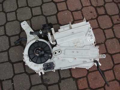 Комплектная отопитель кондиционера задняя previa ii фото №1