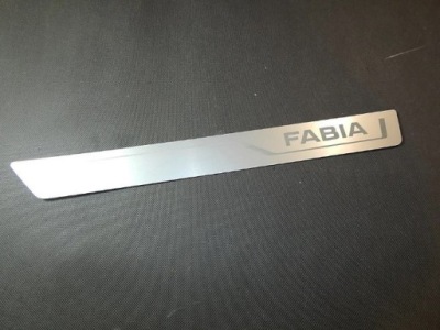 Skoda fabia iii молдинг порог левая 6v0853813c фото №1