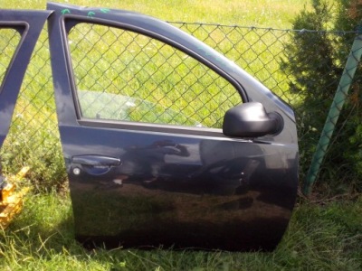 Двері праве передні dacia duster lift фото №1