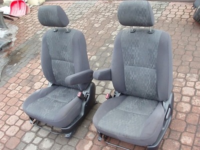 Хороший сиденье правый avensis verso фото №1