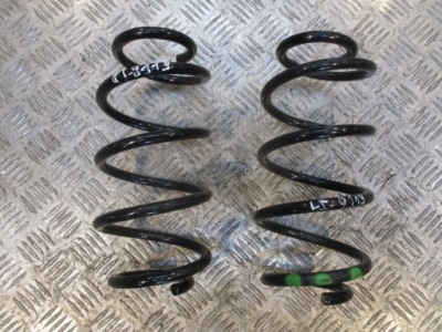 A w176 пружини підвіска задня 5000km mercedes фото №1