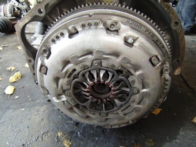 Зчеплення маховик з двома масами koleos 2.0 dci фото №1
