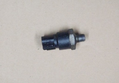 Toyota avensis yaris lexus датчик тиску оливи фото №1