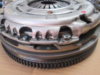 Колесо двухмассовый сцепление kia sportage 2.0i 2014 ro фото №1