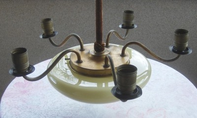 Stara poniemiecka lampa żyrandol
