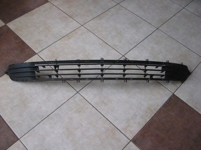 Решітка середня бампера - opel corsa c !!! фото №1