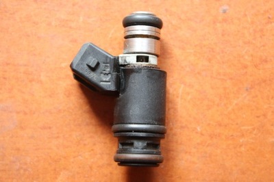 VOLKSWAGEN WITH 021906031B NOZZLE - milautoparts-fr.ukrlive.com