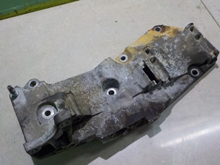 Peugeot 607 2.7 hdi кронштейн основа фото №1