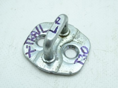 Nissan x-trail t30 засов дверь левый перед фото №1