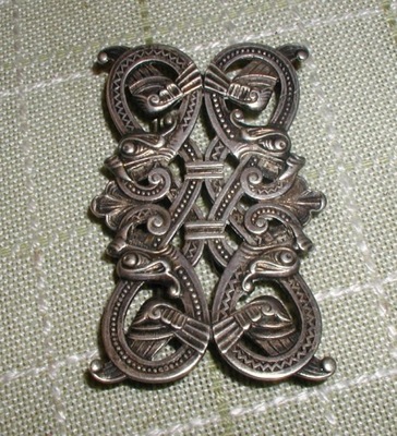 stara srebrna klamra do pasa z motywem celtyckim