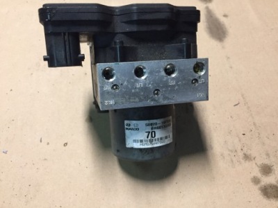 Насос abs блок керування kia rio iv 1.4 b 58920-1w700 фото №1