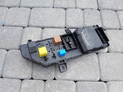 Коробка запобіжників opel vectra c 13199492kd фото №1