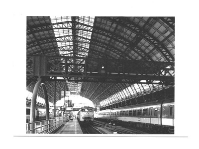 Pocztówka - Wjazd pociągu na dworzec w Amsterdamie