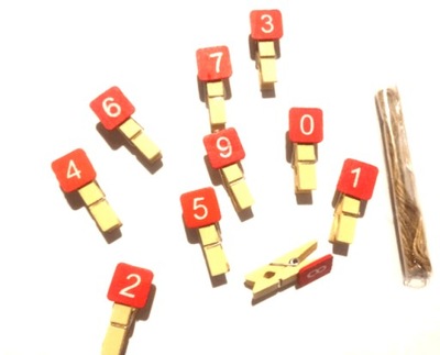 klamerki miniaturki z cyferkami 0-9