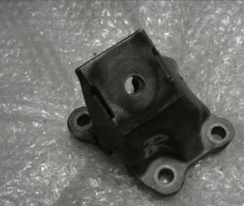 Audi a6 c6 4f0199307aa кронштейн кронштейн двигателя фото №1