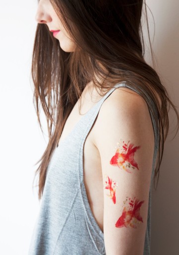Tattoo złota rybka tatuaż Paperself naklejany rękę