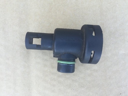 КОРПУС РЕГУЛЯТОРА ДАВЛЕНИЯ ТОПЛИВА S40 V40 1,8 2.