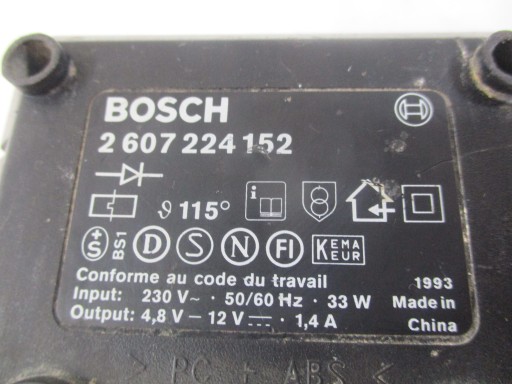 Зарядное устройство для аккумулятора Bosch AL 60.